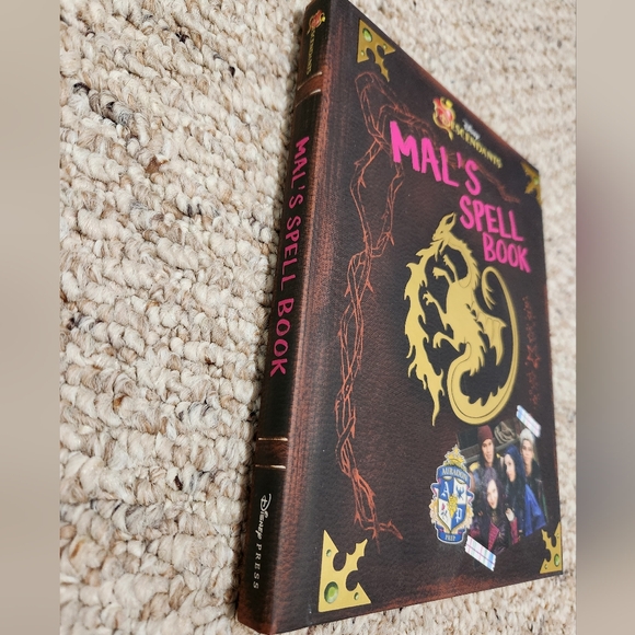 Mal's Spell Book Hardback - Picture 2 of 5